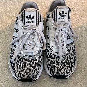 Adidas White & Black Leopard Knit Running Sneakers 8
